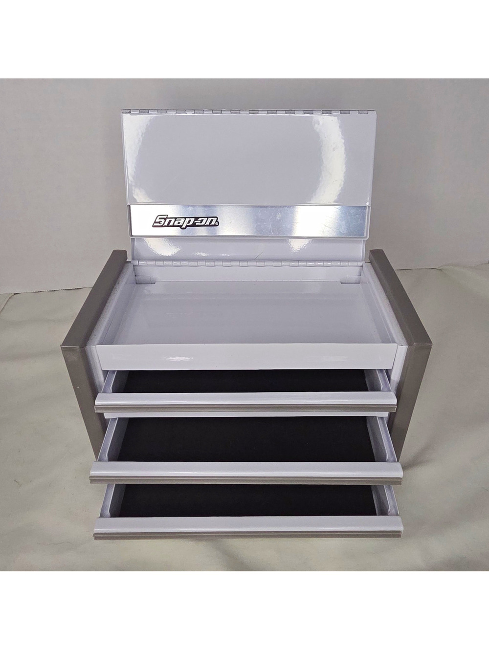 Snap-on KMC923APT White Micro Mini Tool Box 3 Drawer Top Chest Jewelry Box
